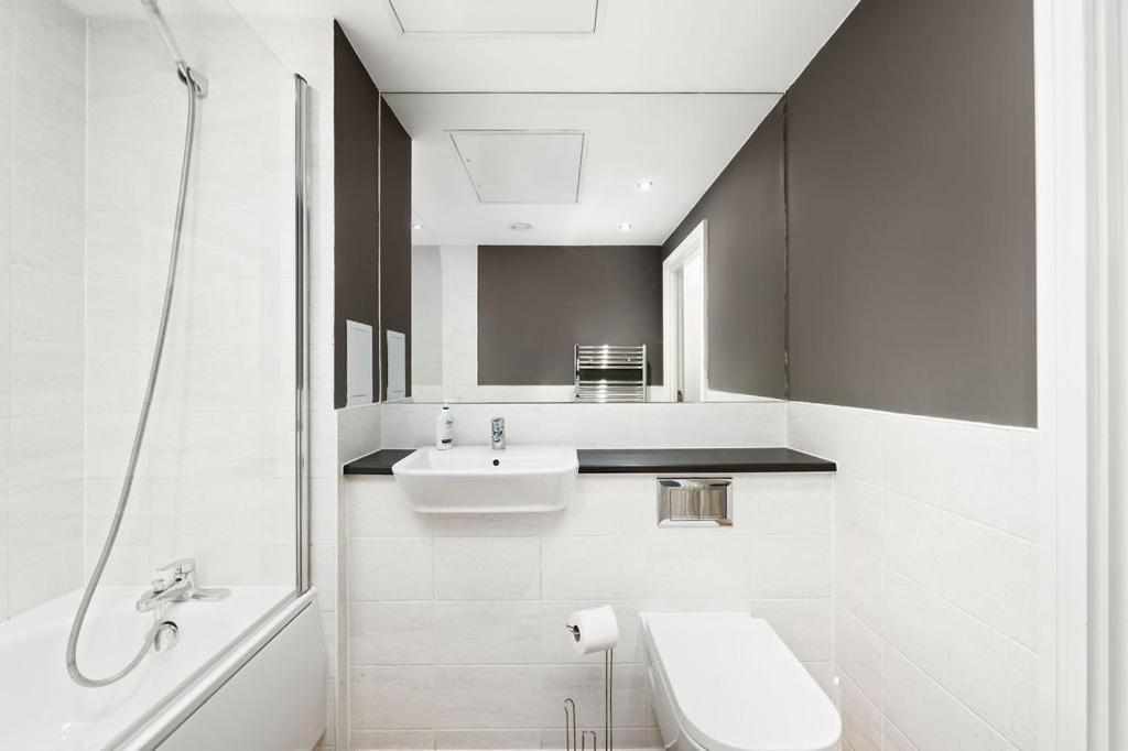 Modern Serviced 3-Bedroom Flat In East Londra Dış mekan fotoğraf