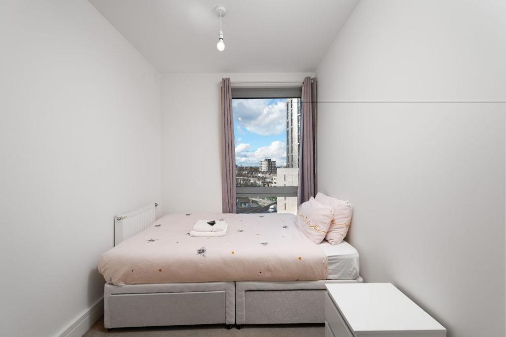 Modern Serviced 3-Bedroom Flat In East Londra Dış mekan fotoğraf