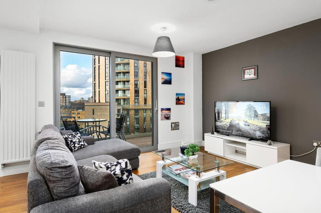 Modern Serviced 3-Bedroom Flat In East Londra Dış mekan fotoğraf