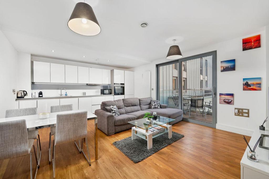 Modern Serviced 3-Bedroom Flat In East Londra Dış mekan fotoğraf